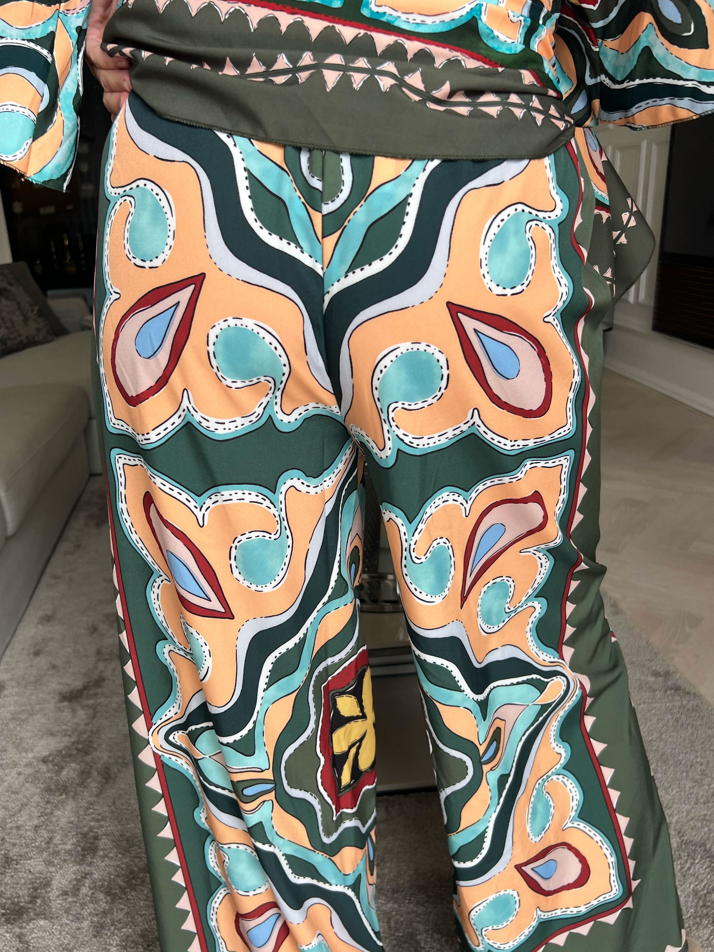 Yeva Pants - Mönstrade och lösa byxor i lätt tyg